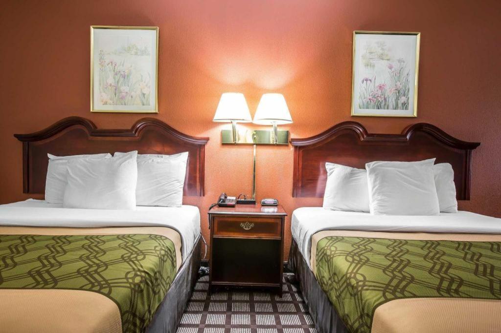 Econo Lodge South Гарнър Екстериор снимка