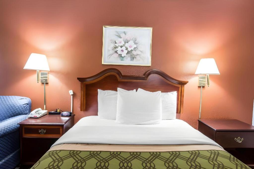 Econo Lodge South Гарнър Екстериор снимка