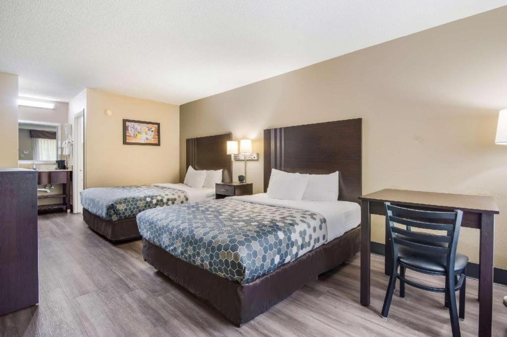 Econo Lodge South Гарнър Екстериор снимка