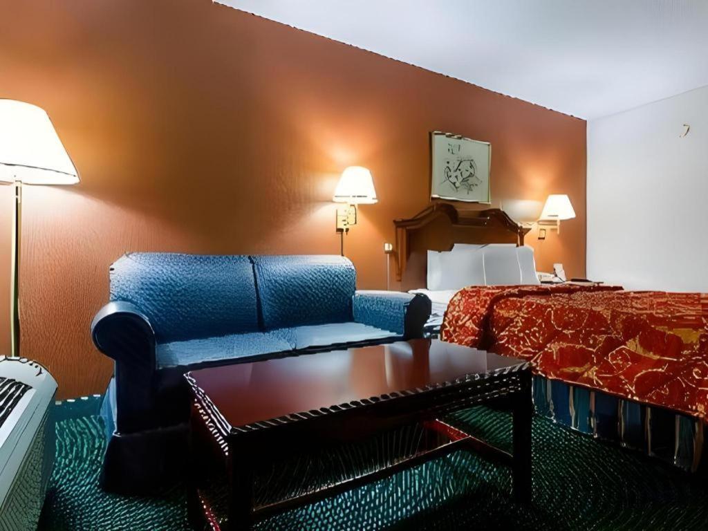 Econo Lodge South Гарнър Екстериор снимка