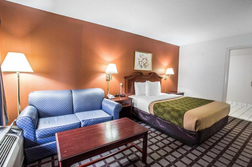 Econo Lodge South Гарнър Екстериор снимка