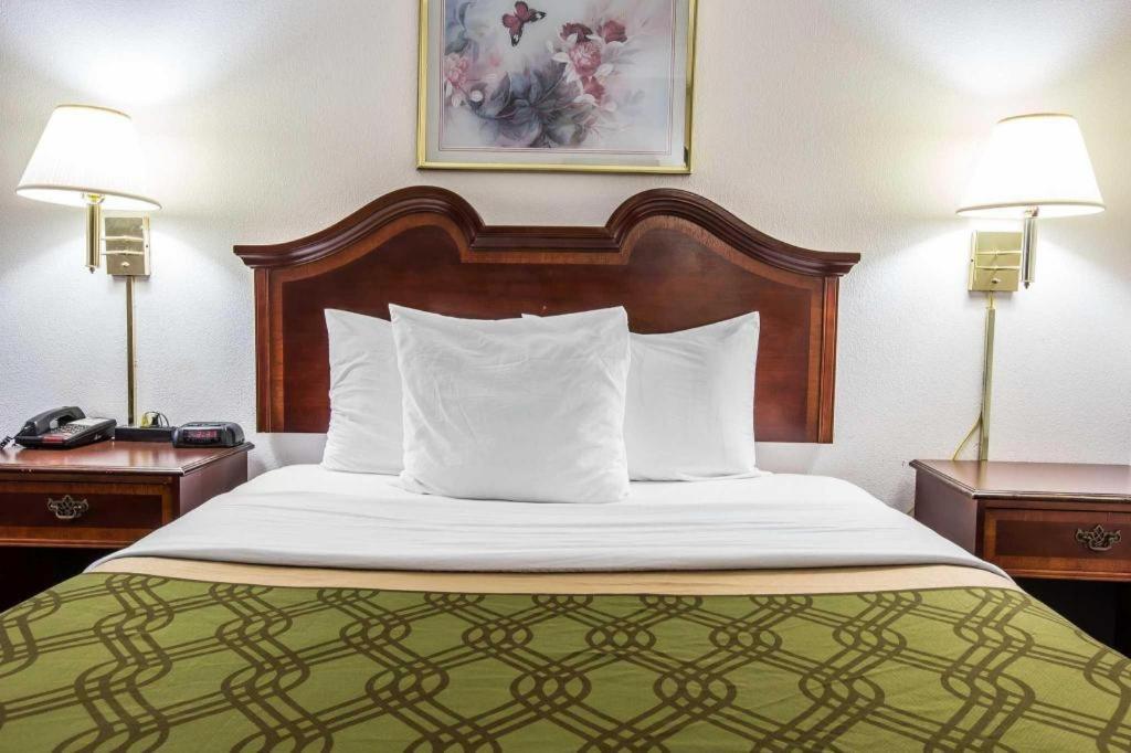 Econo Lodge South Гарнър Екстериор снимка