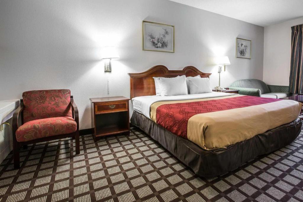 Econo Lodge South Гарнър Екстериор снимка