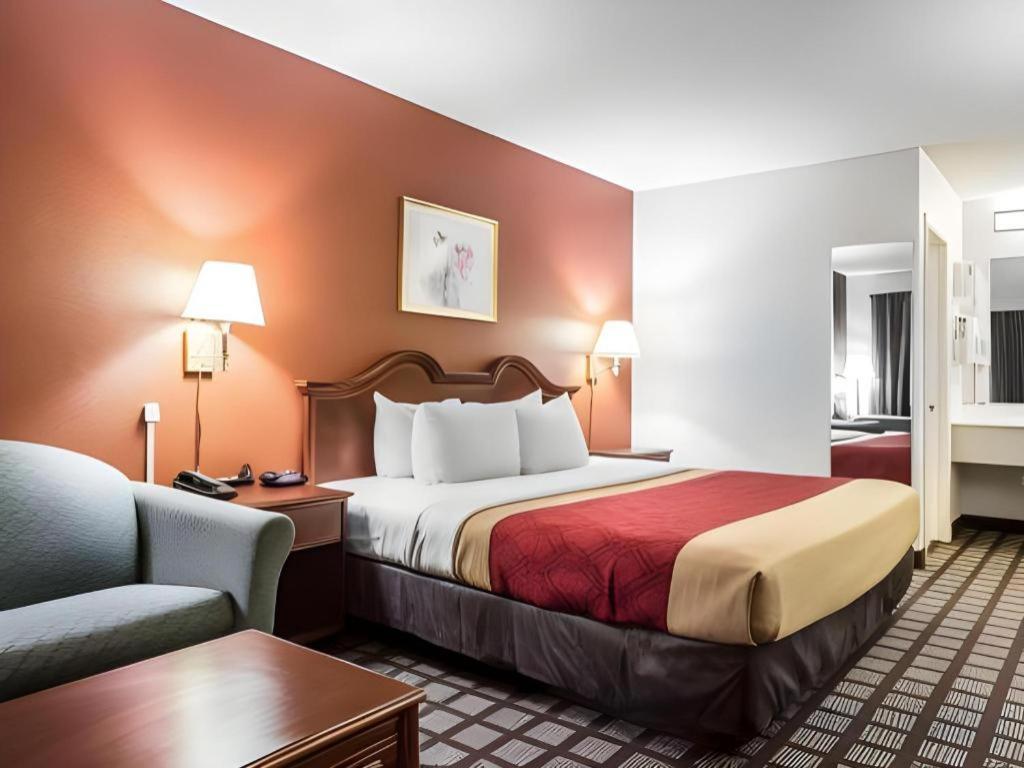 Econo Lodge South Гарнър Екстериор снимка