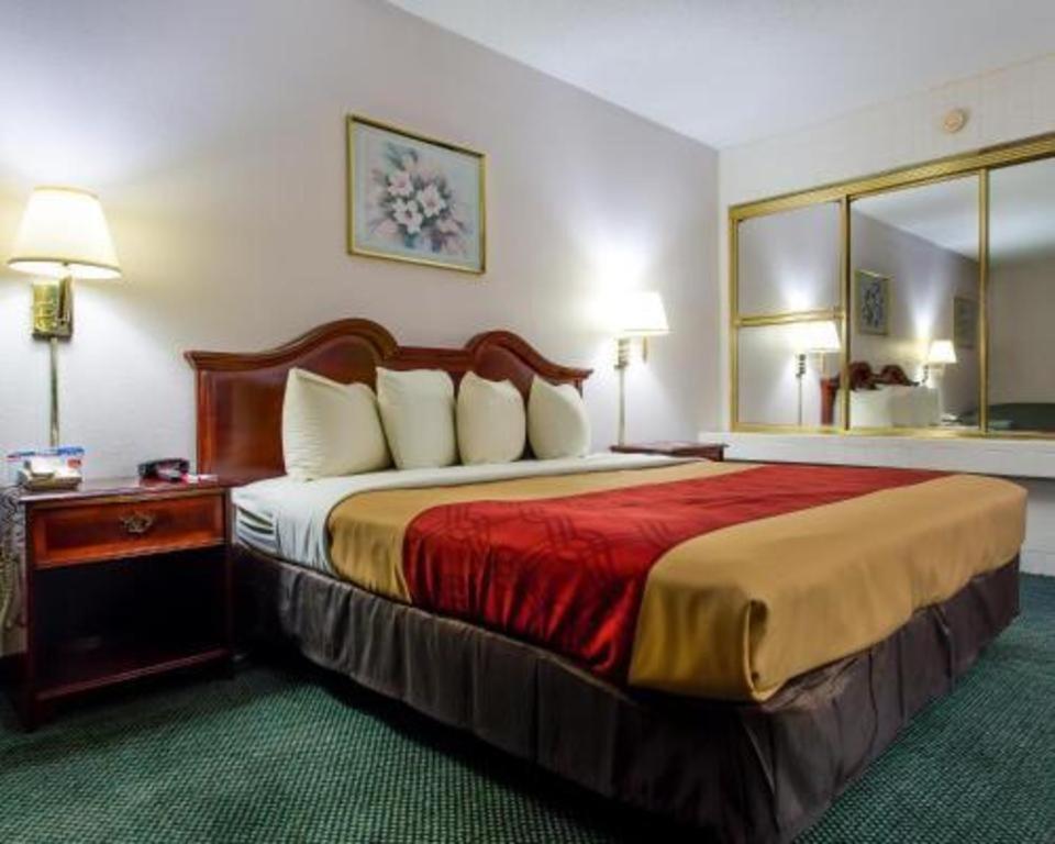 Econo Lodge South Гарнър Екстериор снимка