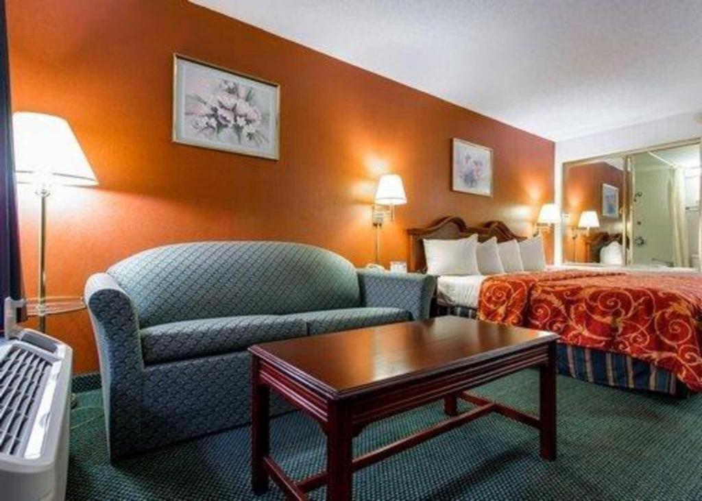 Econo Lodge South Гарнър Екстериор снимка