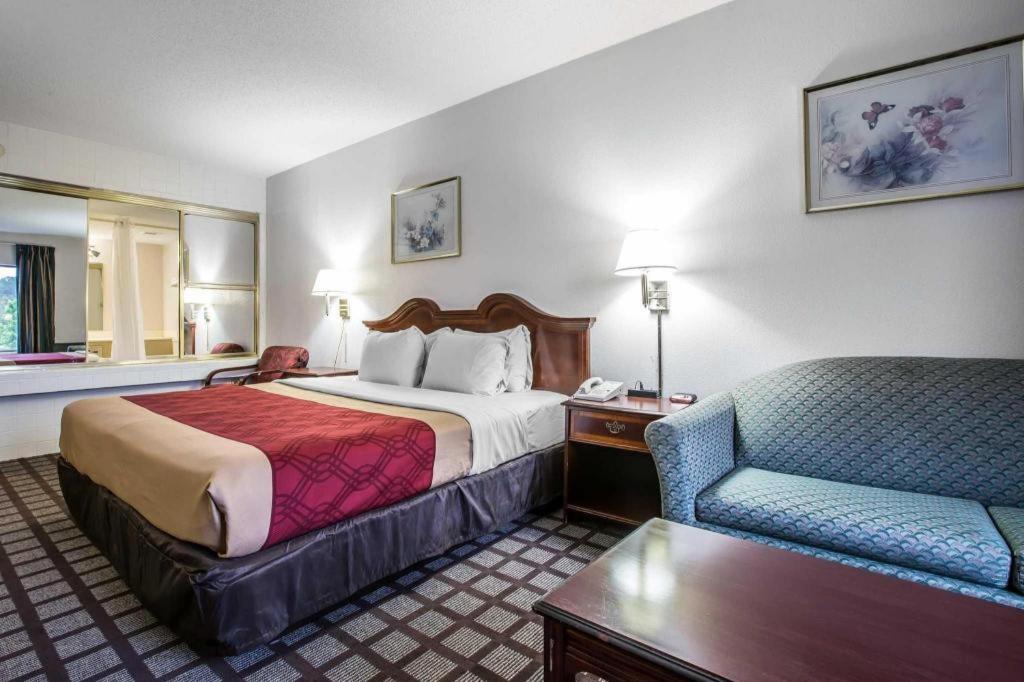 Econo Lodge South Гарнър Екстериор снимка