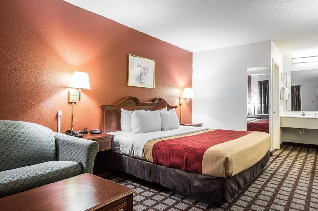 Econo Lodge South Гарнър Екстериор снимка