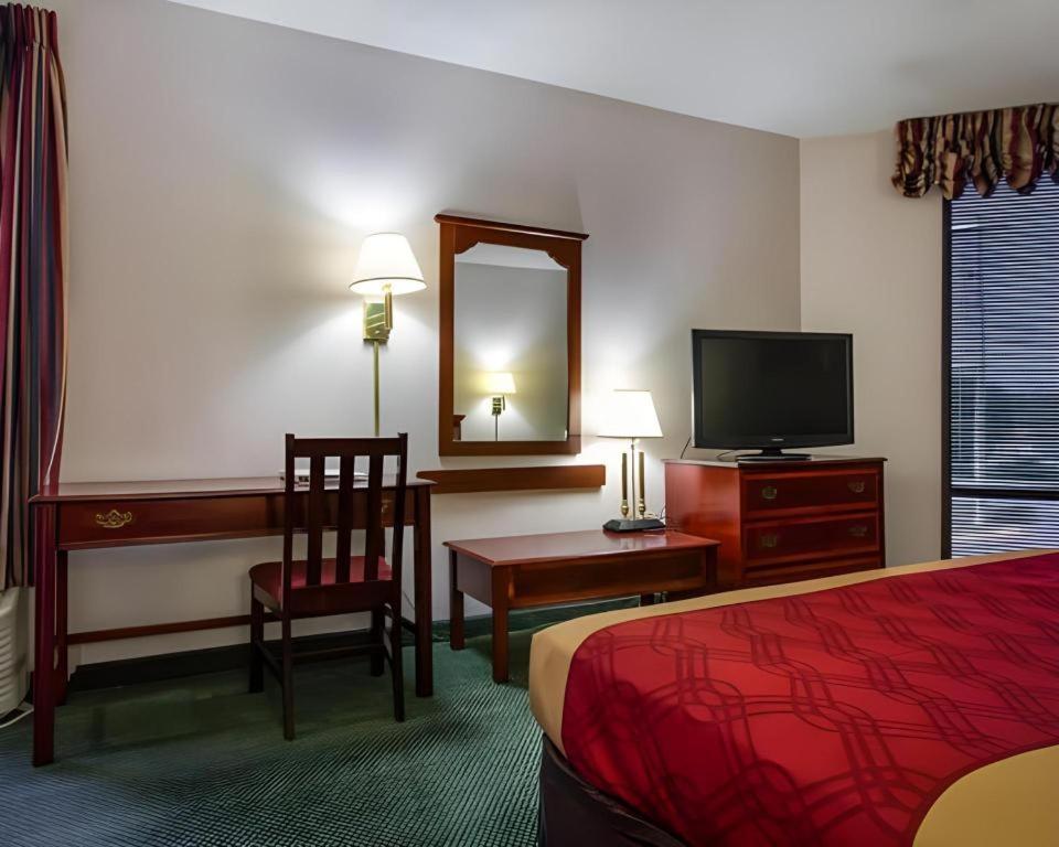 Econo Lodge South Гарнър Екстериор снимка