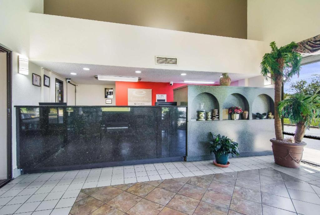 Econo Lodge South Гарнър Екстериор снимка